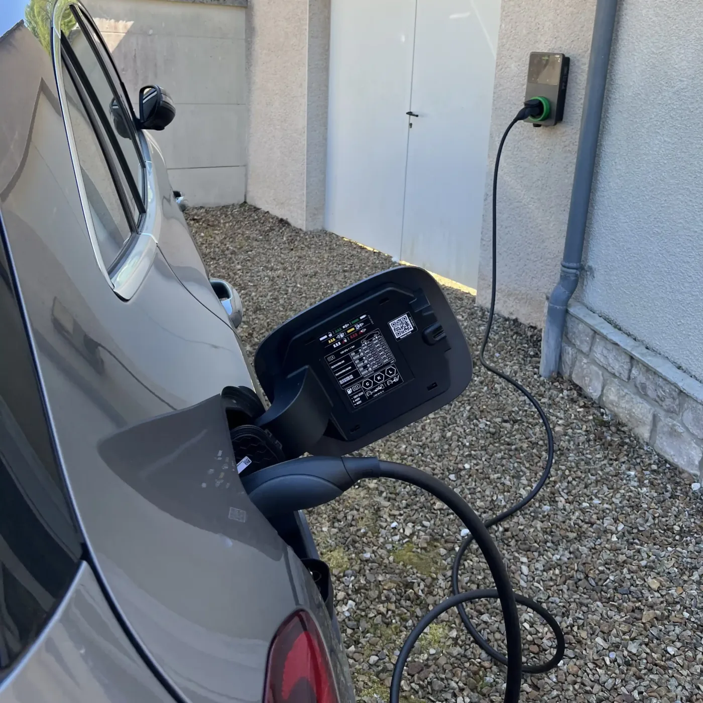 Borne de recharge IRVE à Noisy-le-Grand Borne de recharge IRVE à Noisy-le-Grand